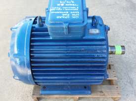 75 kw 100 hp 4 pole 1480 rpm 415 volt Foot Mount 280s frame Western Electric AC Electric Motor - picture0' - Click to enlarge
