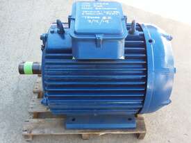 75 kw 100 hp 4 pole 1480 rpm 415 volt Foot Mount 280s frame Western Electric AC Electric Motor - picture1' - Click to enlarge