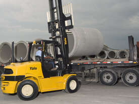 Heavy Duty 7T Counterbalance Forklift - picture2' - Click to enlarge