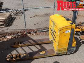 Jungheinrich EJE 120 Electric Pallet Trolley - picture1' - Click to enlarge