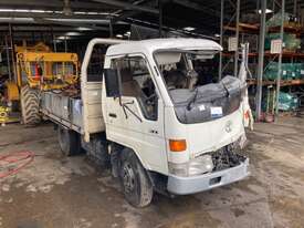 1996 TOYOTA DYNA WRECKING STOCK #2052 - picture0' - Click to enlarge