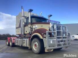 2011 Mack Superliner - picture0' - Click to enlarge