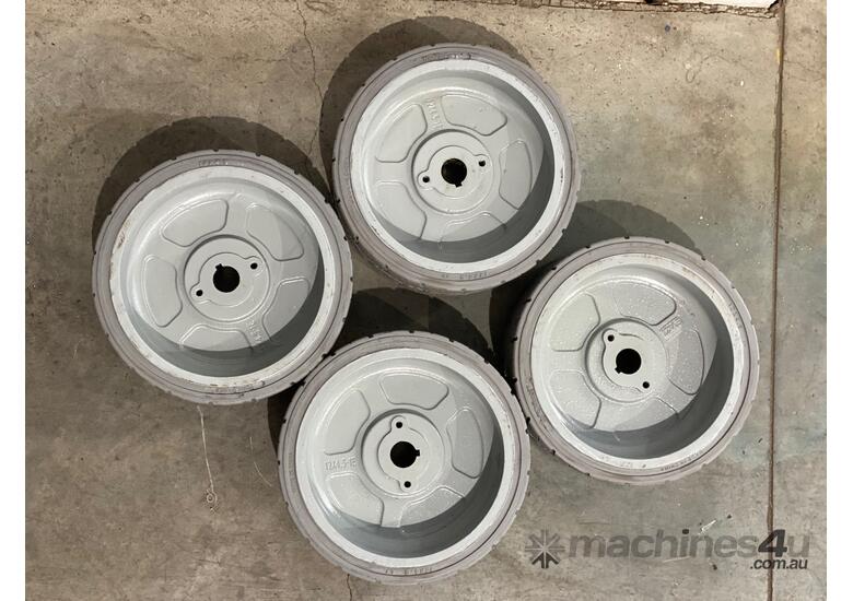 New 2021 snorkel Snorkel Scissor Lift Wheels Scissor Lift Tyres in