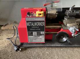 Metalworker Mini Lathe - Demo model - picture0' - Click to enlarge