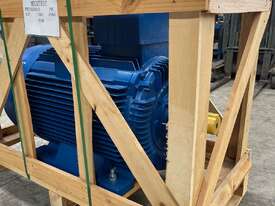 160 kw 220 hp 4-pole 1485 rpm 415v 315L frame New AC Electric Motor Mechtric Type WE315L1-4/B3 - picture2' - Click to enlarge