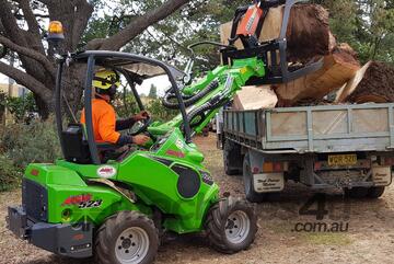 Avant 523 Articulated Mini Loader w Telescopic Boom & Log Grab