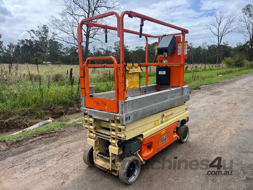 JLG 1930ES Scissor Lift Access & Height Safety