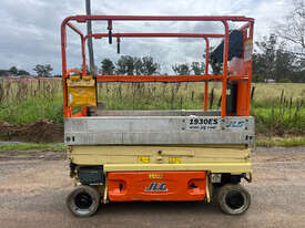 JLG 1930ES Scissor Lift Access & Height Safety - picture0' - Click to enlarge