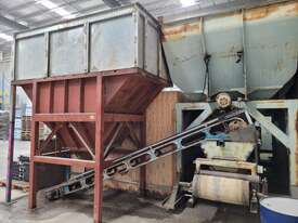 Aggregate Bin Hopper - picture1' - Click to enlarge