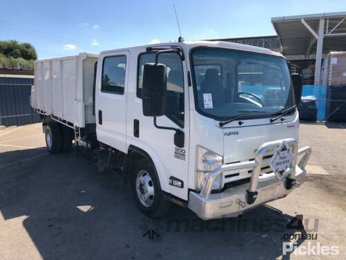 2014 Isuzu NPR300