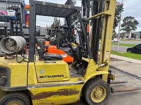 2.0 tonne Mitsubishi Counterbalance Forklift For Sale  - picture2' - Click to enlarge