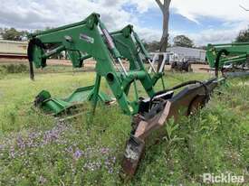 McCormick MC 180 front end loader attachment with silage blade. For further info contact Aaron Wilso - picture0' - Click to enlarge