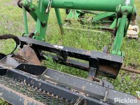 McCormick MC 180 front end loader attachment with silage blade. For further info contact Aaron Wilso - picture1' - Click to enlarge