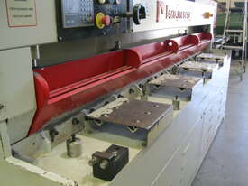 Metalmaster 2500mm x 4mm Hyd Guillotine HG 840B Motorised Backgauge - picture2' - Click to enlarge