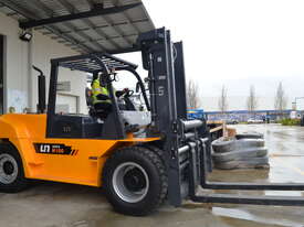 UN Forklift Truck 10T, Heavy Duty: Forklifts Australia - the Industry Leader! - picture0' - Click to enlarge