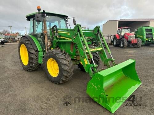 2007 John Deere 5820 Premium Utility Tractors