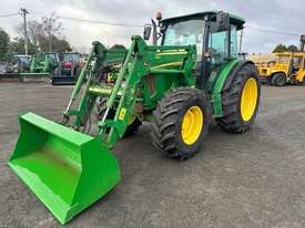 2007 John Deere 5820 Premium Utility Tractors - picture0' - Click to enlarge