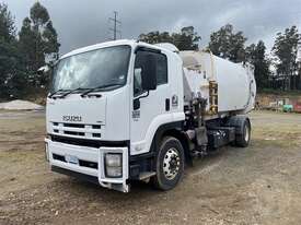 Isuzu FH FVR1000 - picture1' - Click to enlarge