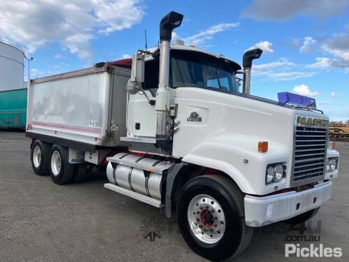 2007 Mack Trident Tipper