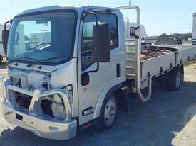 Isuzu NLR - picture1' - Click to enlarge