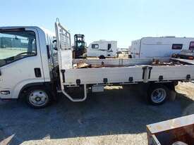 Isuzu NLR - picture2' - Click to enlarge