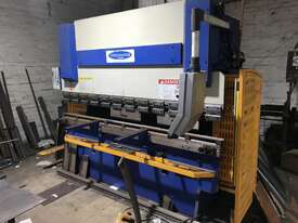 STEELMASTER 70 TON 2500 HYDRAULIC PRESSBRAKE - picture0' - Click to enlarge