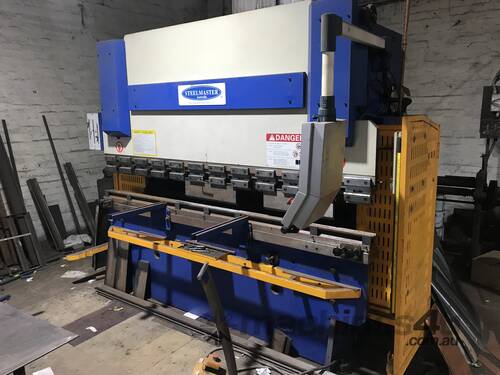 STEELMASTER 70 TON 2500 HYDRAULIC PRESSBRAKE