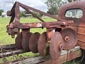 MASSEY FERGUSON 10 DISC 3PL PLOW - picture0' - Click to enlarge