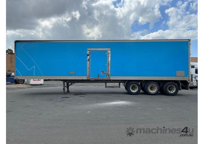 caption 2005 Vawdrey VBS3 44ft Tri Axle Pantech Trailer