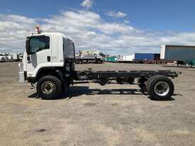 2008 Isuzu FTS 800 Cab Chassis - picture2' - Click to enlarge