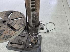 Drill press with vice - picture2' - Click to enlarge