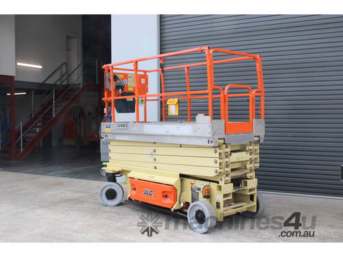 Refurbished Used 2013 32' JLG 3246ES Electric Scissor Lift