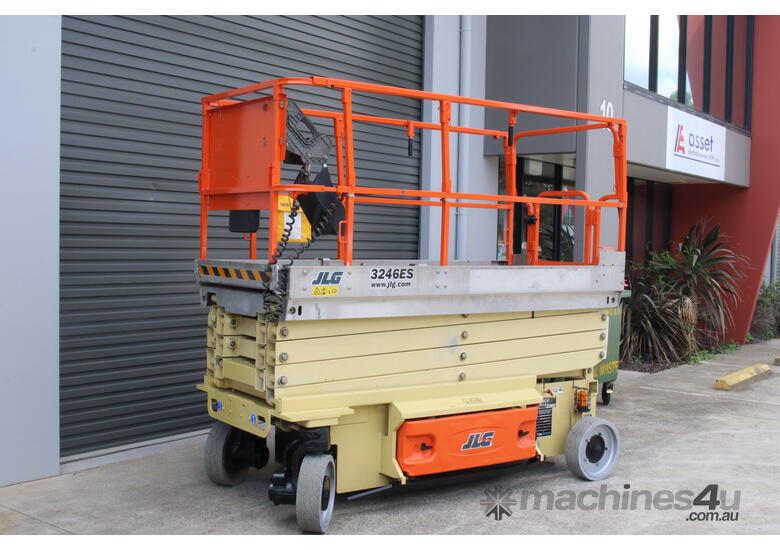 Refurbished Used 2013 32' JLG 3246ES Electric Scissor Lift