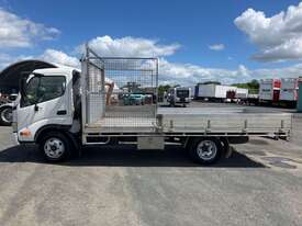 2011 Hino 300 616 Table Top - picture2' - Click to enlarge