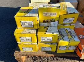 PALLET OF ASSORTED FASTENERS/DYNABOLTS ETC - picture0' - Click to enlarge