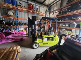 ELECTRIC FORKLIFT - picture1' - Click to enlarge