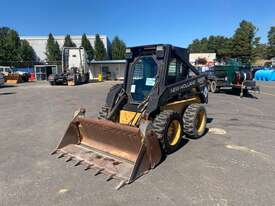 New Holland LX665 Loader (Skid Steer) - picture1' - Click to enlarge