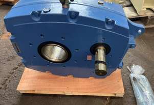 Sumitomo H4Y315-20-ET000, 20:1 ratio, shaft mount reduction gearbox, Unused