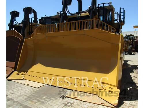 caption CAT D10T2LRC Track Type Tractors