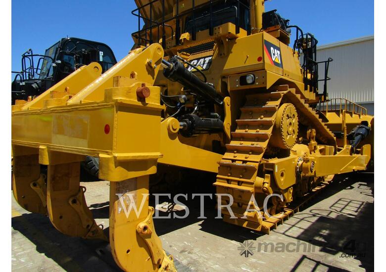 caption CAT D10T2LRC Track Type Tractors