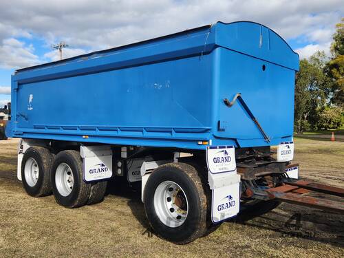 Hercules HEDT-3 Steel Super Dog Tipping Trailer.