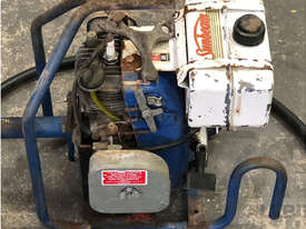 Sunbeam Shearing Plant Two Stroke Petrol Motor with Handpiece - picture1' - Click to enlarge