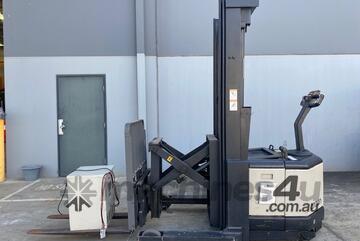 Crown 30WR3000 1.5t Heavy Duty Walkie Reach - Electric 3 Stage 5.2m lift Large Wheels Excellent Batt