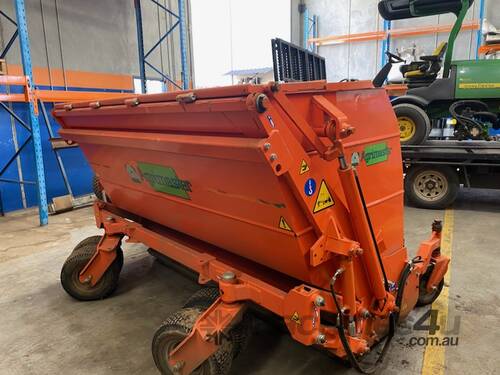 caption Agrimaster REF-225 Scarifier Catcher