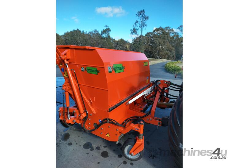 caption Agrimaster REF-225 Scarifier Catcher