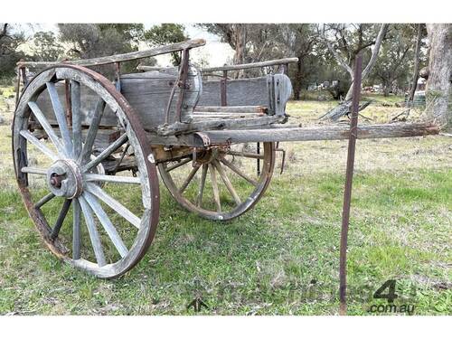 WOODEN WAGON WITH SIDES & 2 X STEEL WHEELS