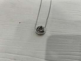 Necklace & Pendants (Police Lost & Stolen) - picture0' - Click to enlarge