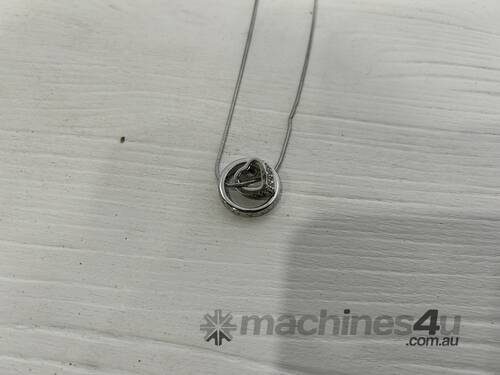 Necklace & Pendants (Police Lost & Stolen)