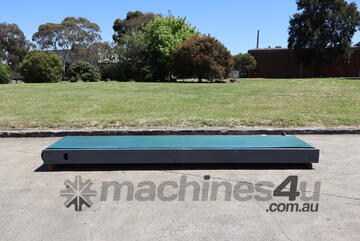 Grey Belt Conveyor - 4m long - No Motor