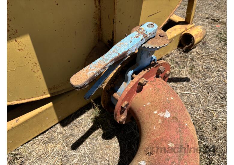 caption 1000 Gallon Molasses Tanker